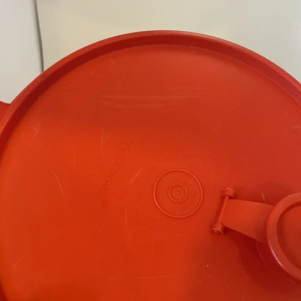 Vintage Tupperware Super Saver Large Round‎ Storage Container Pour Spout Lid